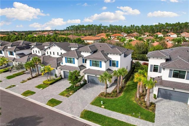 7578 Rockefeller DR, Naples, FL 34119