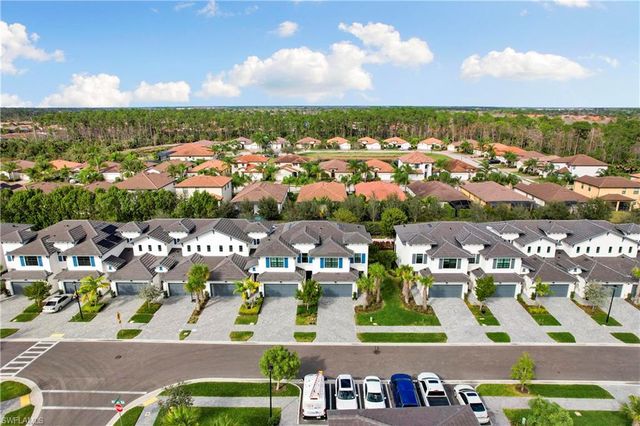 7578 Rockefeller DR, Naples, FL 34119