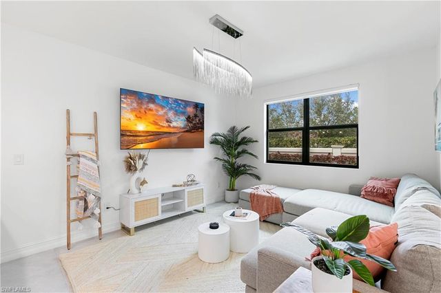7578 Rockefeller DR, Naples, FL 34119