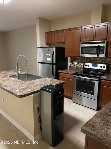 4220 PLANTATION OAKS Boulevard 1812, Orange Park, FL 32065