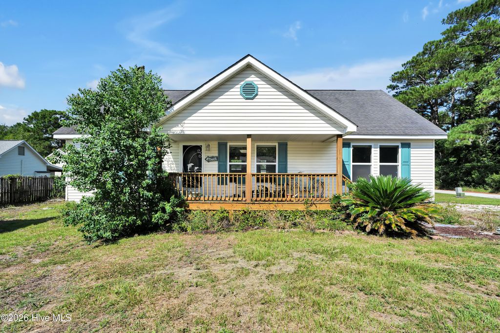 7292 Lula Street SW, Ocean Isle Beach, NC 28469