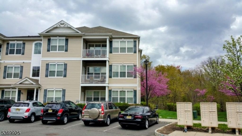 326 Sloan Ct 326, Matawan Boro, NJ 07747