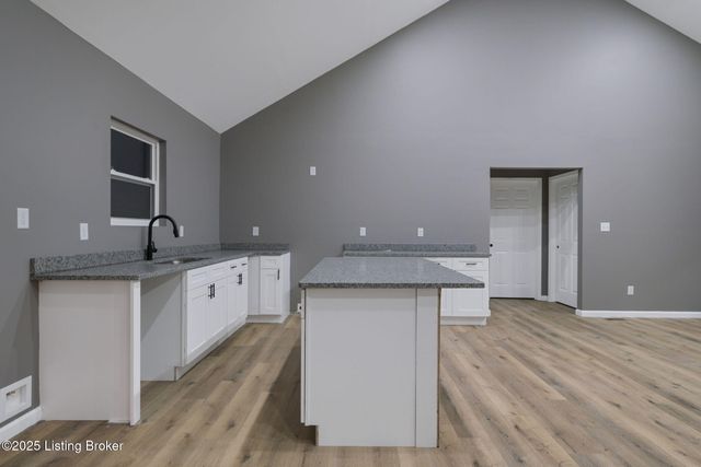 35 Luke St, Clarkson, KY 42726