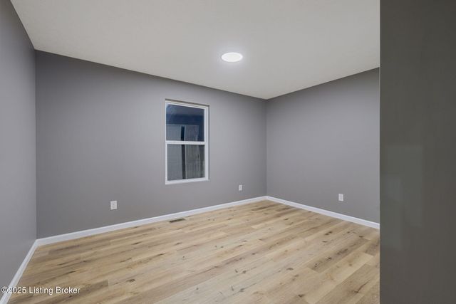 35 Luke St, Clarkson, KY 42726