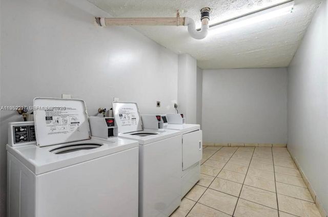 9678 Fontainebleau Blvd 308, Miami, FL 33172