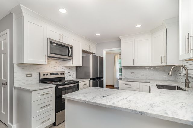 30W359 Wiant Road, West Chicago, IL 60185