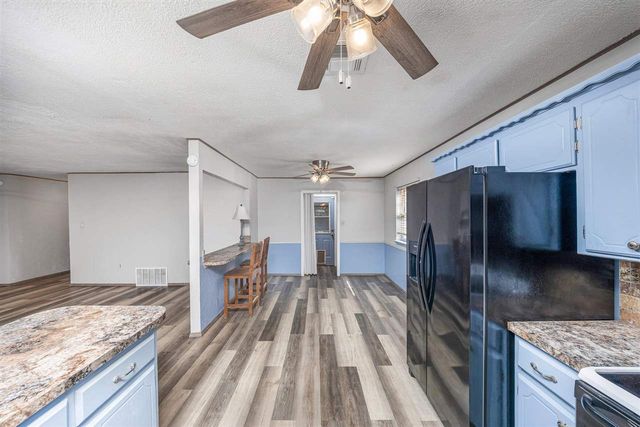 7801 NW Morrocco Dr, Lawton, OK 73505