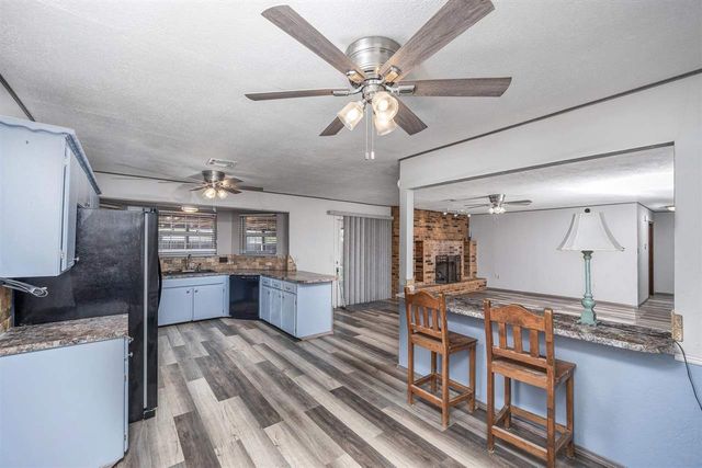 7801 NW Morrocco Dr, Lawton, OK 73505