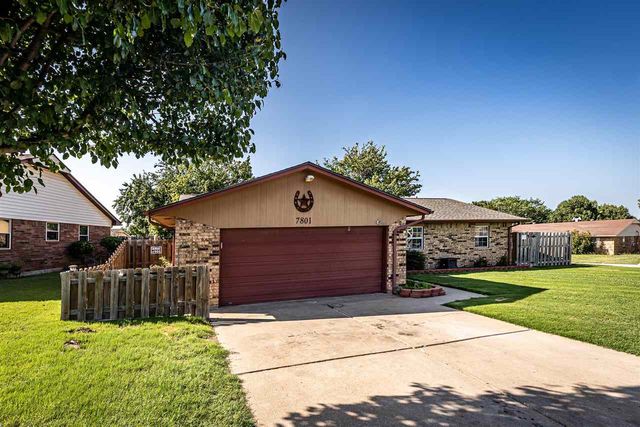 7801 NW Morrocco Dr, Lawton, OK 73505