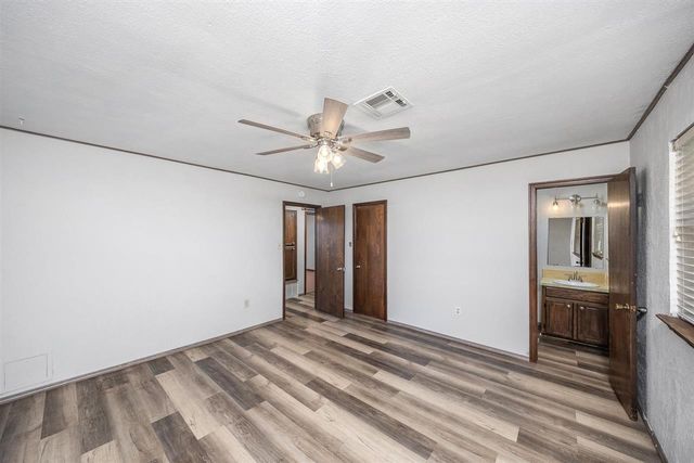 7801 NW Morrocco Dr, Lawton, OK 73505