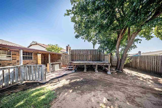 7801 NW Morrocco Dr, Lawton, OK 73505
