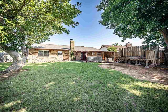7801 NW Morrocco Dr, Lawton, OK 73505