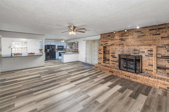 7801 NW Morrocco Dr, Lawton, OK 73505