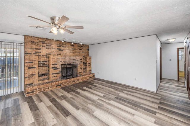 7801 NW Morrocco Dr, Lawton, OK 73505