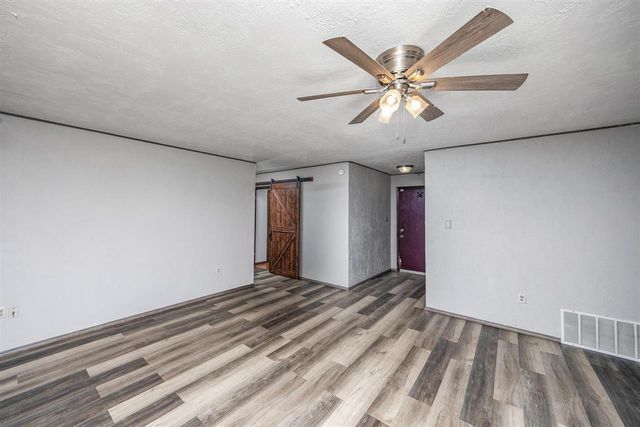 7801 NW Morrocco Dr, Lawton, OK 73505