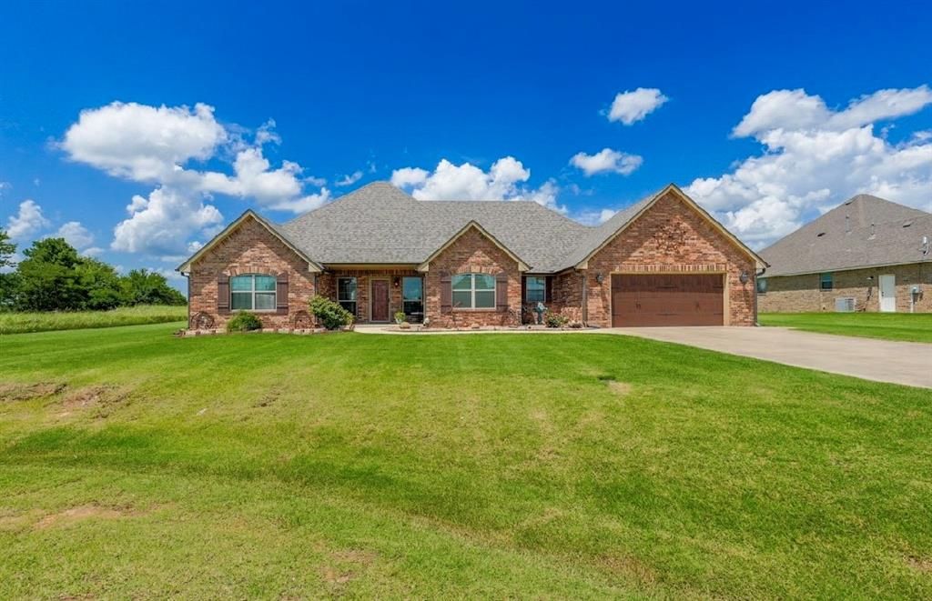 38604 Collina Drive, Shawnee, OK 74804