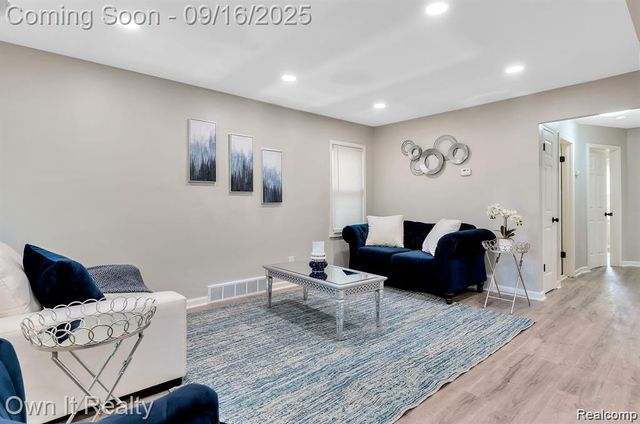 7743 Dolphin, Redford Charter Township, MI 48239