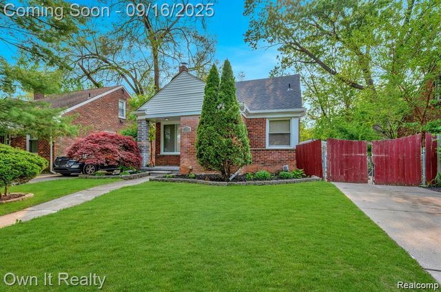 7743 Dolphin, Redford Charter Township, MI 48239