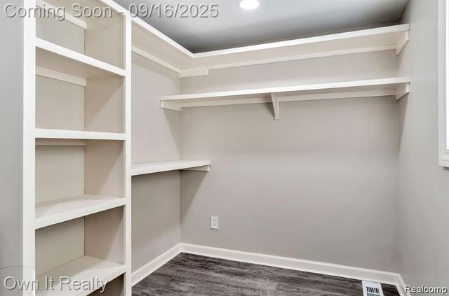 7743 Dolphin, Redford Charter Township, MI 48239