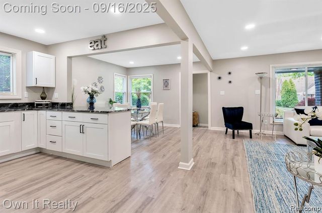 7743 Dolphin, Redford Charter Township, MI 48239