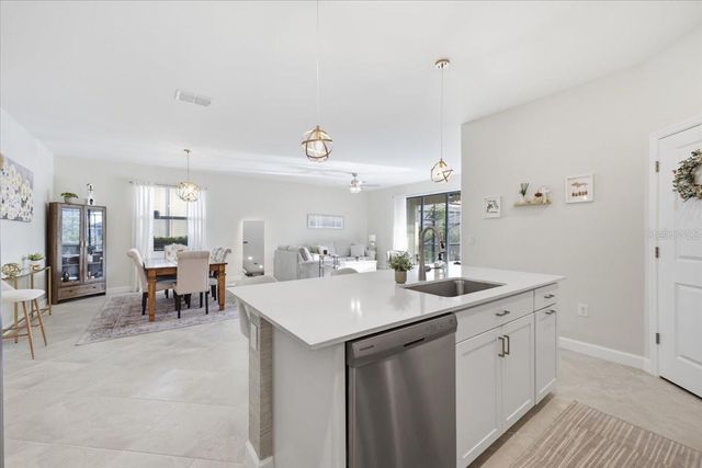 5250 CORAL REEF WAY, Lakewood Ranch, FL 34211