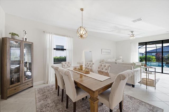 5250 CORAL REEF WAY, Lakewood Ranch, FL 34211