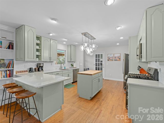 4030 Little River Road, Hendersonville, NC 28739