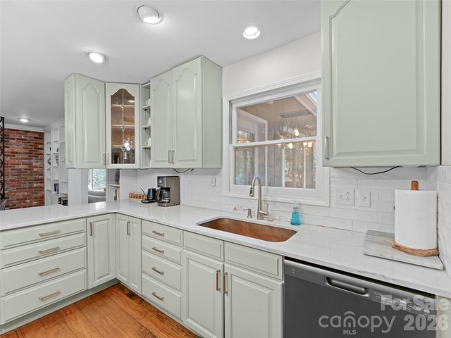 4030 Little River Road, Hendersonville, NC 28739