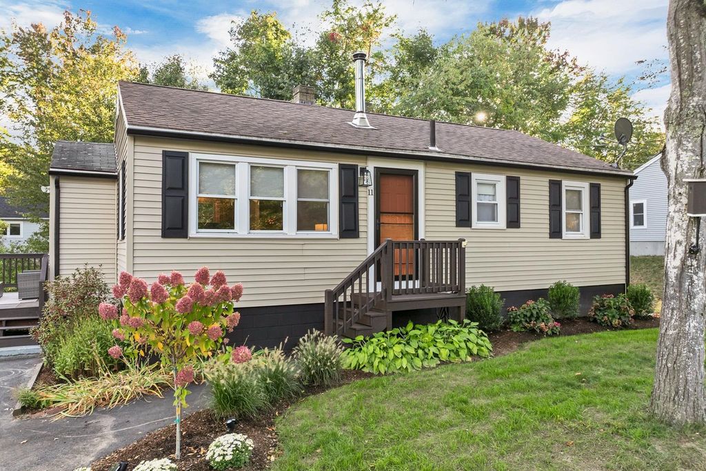 11 Old Lee Road, Newfields, NH 03856