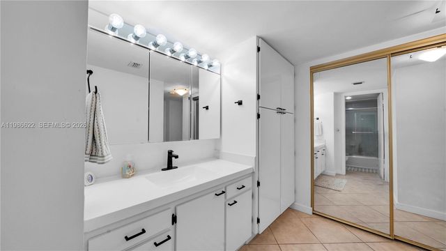 18041 Biscayne Boulevard 202, Aventura, FL 33160