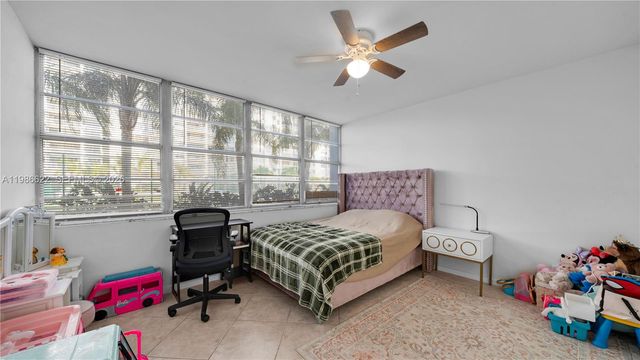 18041 Biscayne Boulevard 202, Aventura, FL 33160