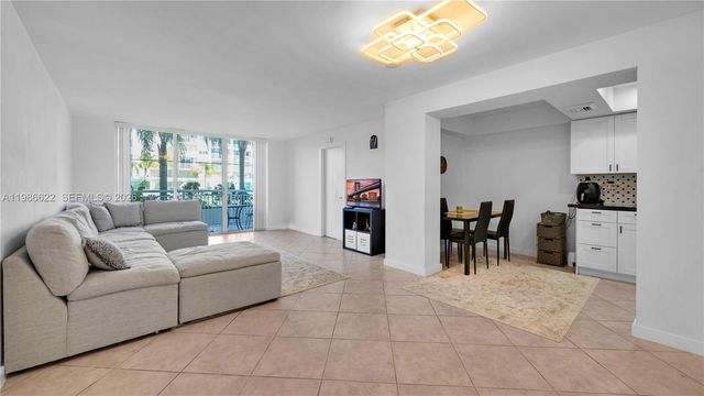18041 Biscayne Boulevard 202, Aventura, FL 33160