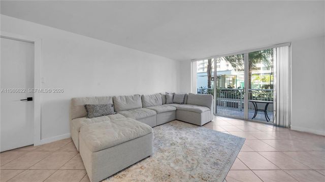 18041 Biscayne Boulevard 202, Aventura, FL 33160
