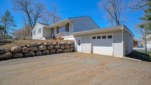 7810 Scandia Trail N, Forest Lake, MN 55025