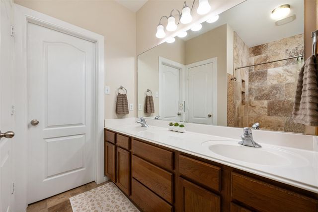 6801 Beckett RD 135L, Austin, TX 78749