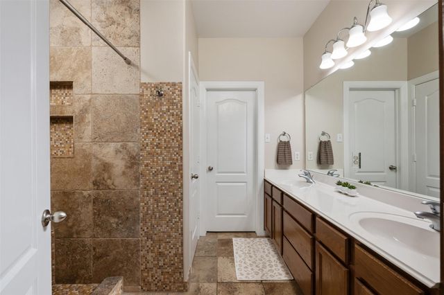 6801 Beckett RD 135L, Austin, TX 78749