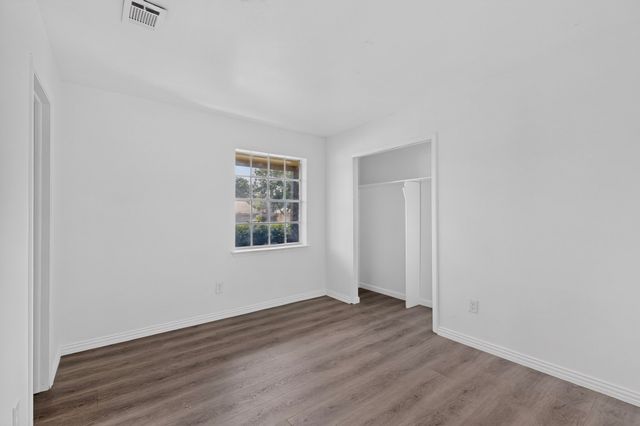 2709 Laramie Street, Irving, TX 75062