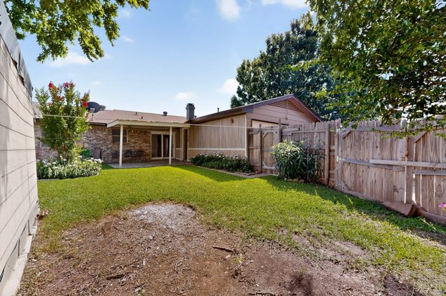 2709 Laramie Street, Irving, TX 75062
