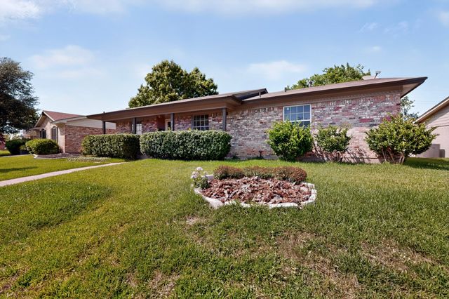 2709 Laramie Street, Irving, TX 75062