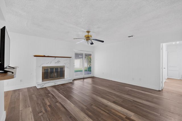 2709 Laramie Street, Irving, TX 75062