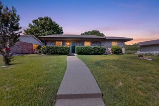 2709 Laramie Street, Irving, TX 75062
