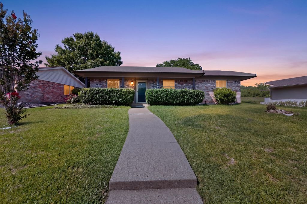 2709 Laramie Street, Irving, TX 75062