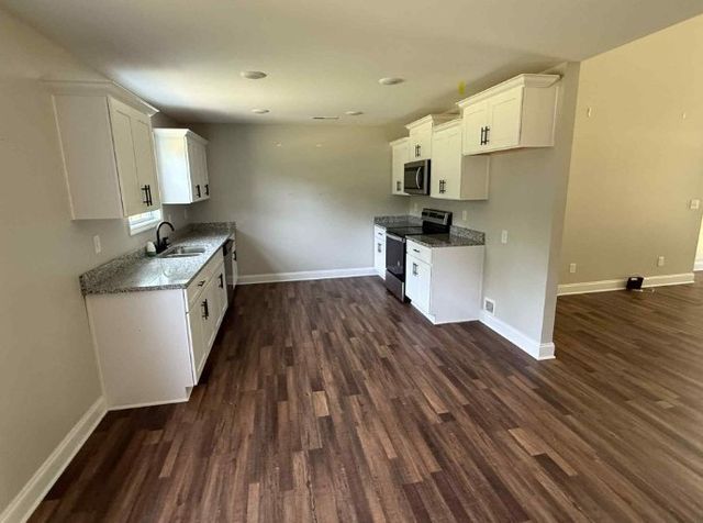 51 Bluff Creek Rd, Brush Creek, TN 38547