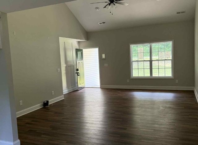 51 Bluff Creek Rd, Brush Creek, TN 38547