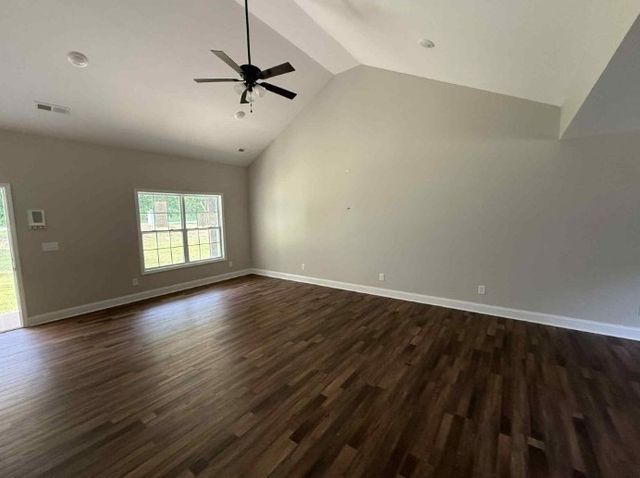 51 Bluff Creek Rd, Brush Creek, TN 38547