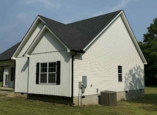 51 Bluff Creek Rd, Brush Creek, TN 38547