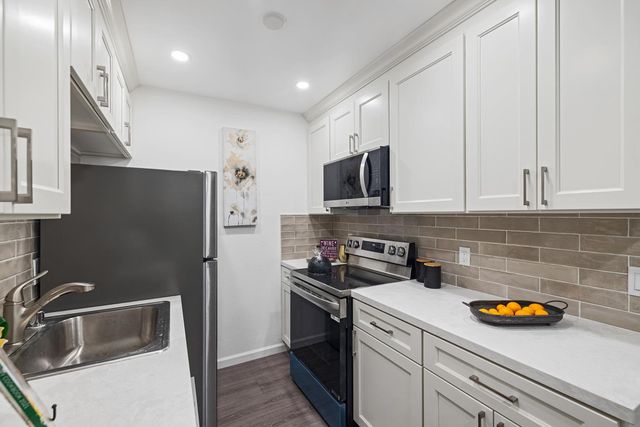 410 Boardwalk Ave Avenue 19, San Bruno, CA 94066