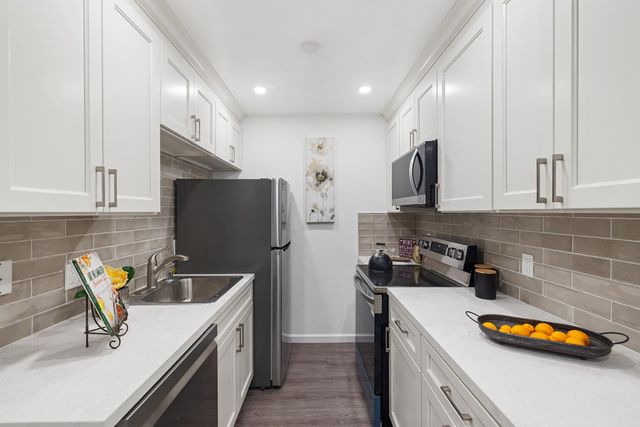 410 Boardwalk Ave Avenue 19, San Bruno, CA 94066