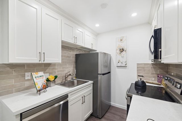 410 Boardwalk Ave Avenue 19, San Bruno, CA 94066