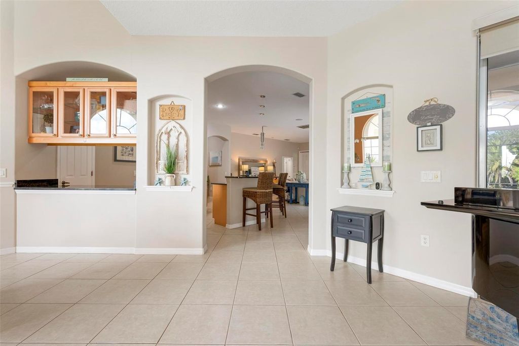 Image 11 of property listing at 22610 NIGHT HERON WAY, Bradenton, FL 34202